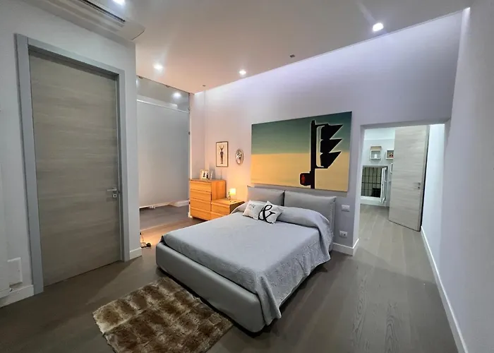 Raroom Boutique Home