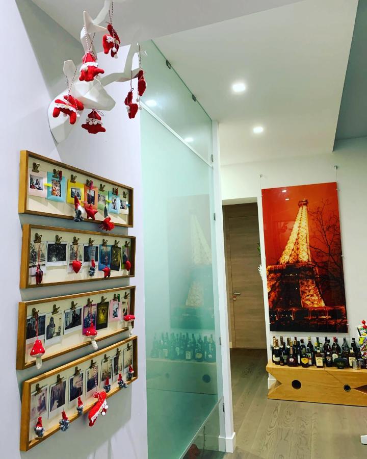 Raroom Boutique *